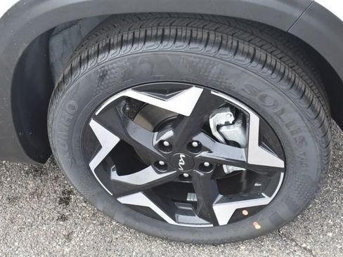 New 2026 Kia Seltos S FWD image 12