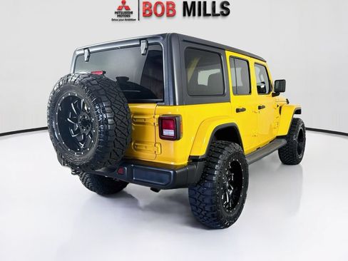 Used 2020 Jeep Wrangler Unlimited Sahara AWD/4WD image 7