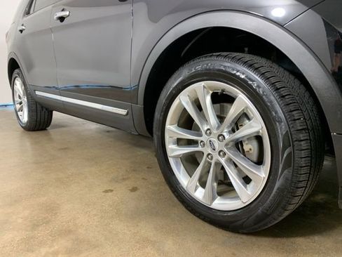Used 2019 Ford Explorer Limited w/ Class III Trailer Tow Package AWD/4WD image 6