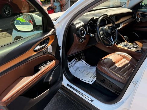 Used 2019 Alfa Romeo Stelvio Ti Lusso w/ Quick Order Package 22X Lusso AWD/4WD image 6