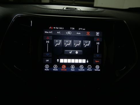 Used 2022 Jeep Cherokee Limited image 29