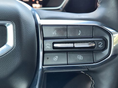 Certified 2023 GMC Canyon Denali image 31