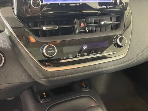 Used 2022 Toyota Corolla XLE FWD image 8