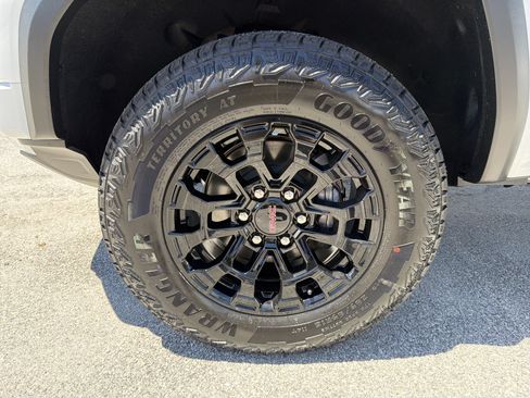 New 2026 GMC Canyon Elevation w/ Convenience Package RWD image 12
