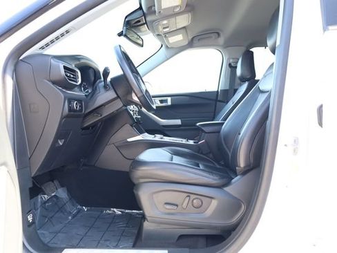 Used 2023 Ford Explorer Limited AWD/4WD image 12