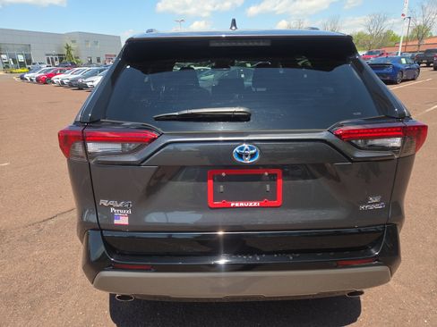 Certified 2022 Toyota RAV4 SE w/ Convenience Package AWD/4WD image 4