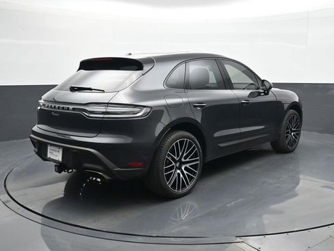 Certified 2025 Porsche Macan AWD/4WD image 23