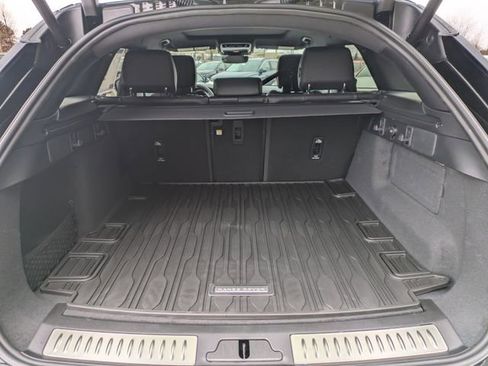 New 2026 Land Rover Range Rover Velar Dynamic SE image 16