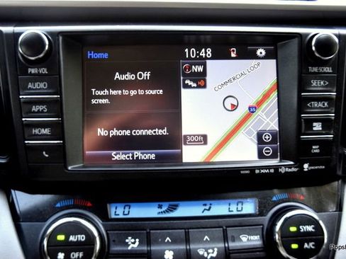 Used 2017 Toyota RAV4 Limited FWD image 19