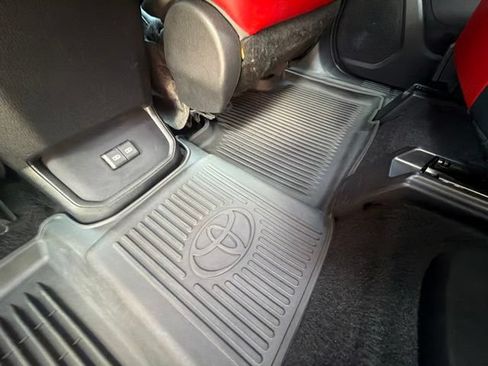 Used 2023 Toyota Highlander XSE AWD/4WD image 81