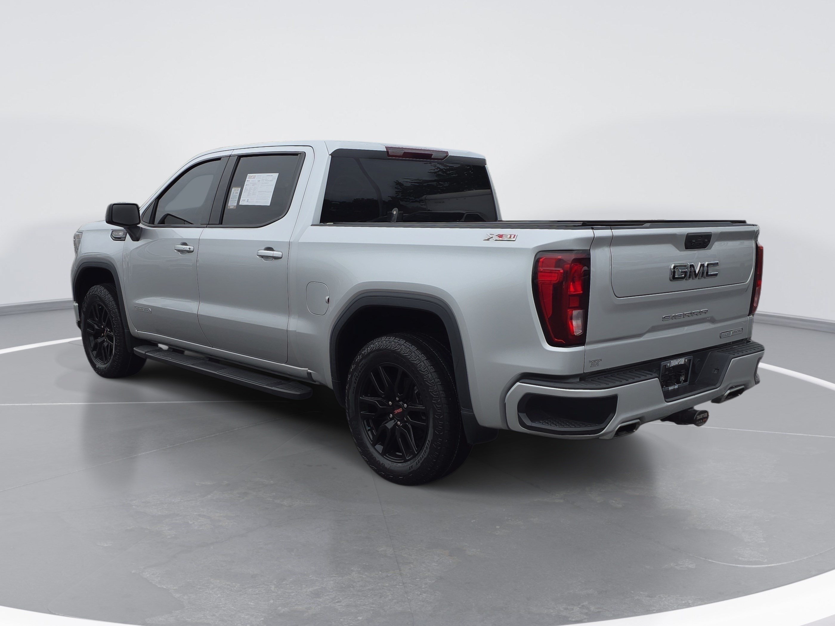 Used 2022 GMC Sierra 1500 Elevation w/ X31 Off-Road Package AWD/4WD image 5