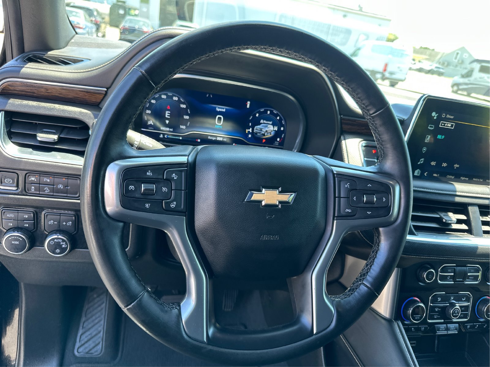 Used 2024 Chevrolet Tahoe Premier AWD/4WD image 18