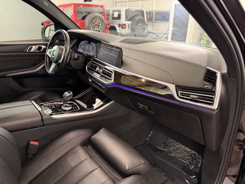 Used 2019 BMW X5 xDrive50i w/ M Sport Package AWD/4WD image 47
