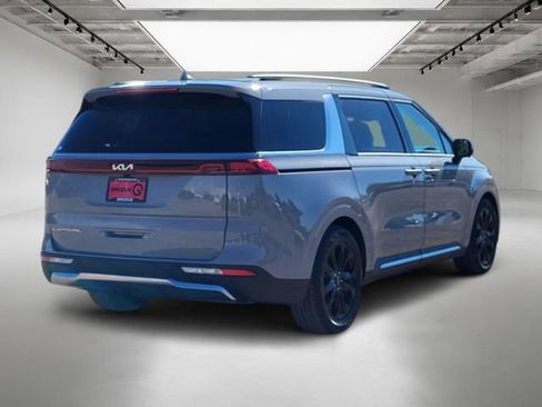 Used 2022 Kia Carnival SX Prestige FWD image 6