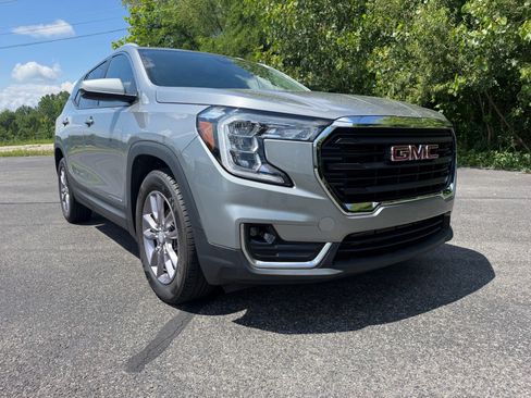 Used 2023 GMC Terrain SLT FWD image 4