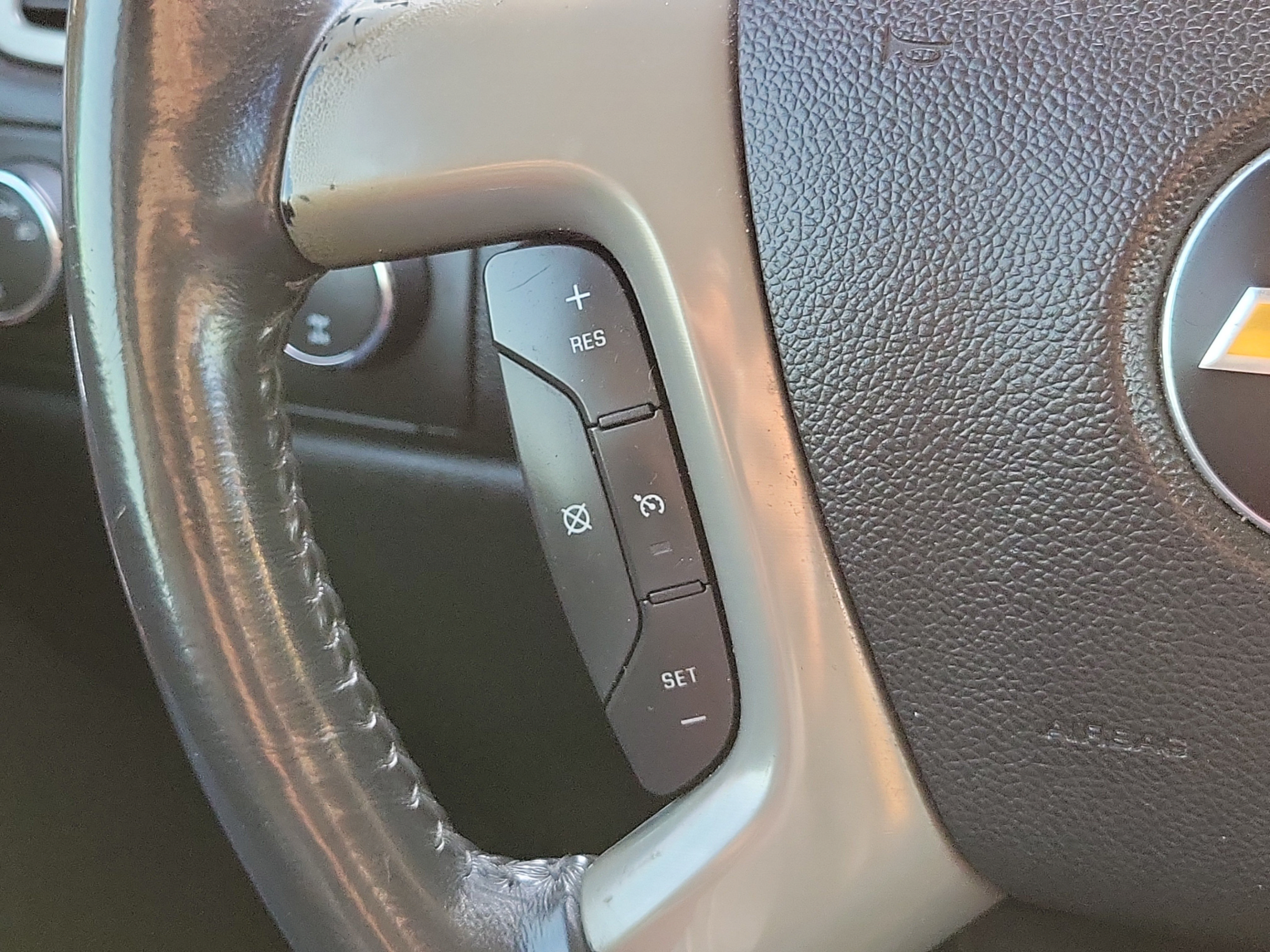 Used 2011 Chevrolet Avalanche LS w/ Regional Value Package AWD/4WD image 23