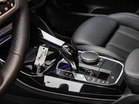 Used 2025 BMW X4 xDrive30i w/ Premium Package image 24