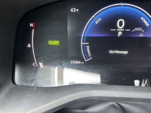 Used 2025 Toyota Camry LE image 21