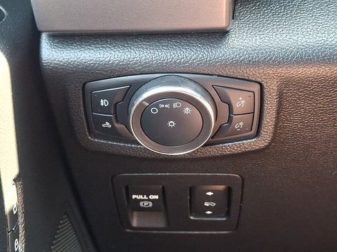 Used 2020 Ford F150 XLT w/ Equipment Group 302A Luxury AWD/4WD image 25
