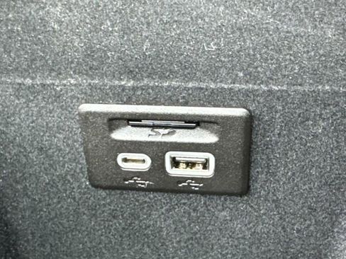 Used 2025 Cadillac XT6 Premium Luxury image 23