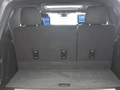 Used 2024 Chevrolet Tahoe High Country AWD/4WD image 15