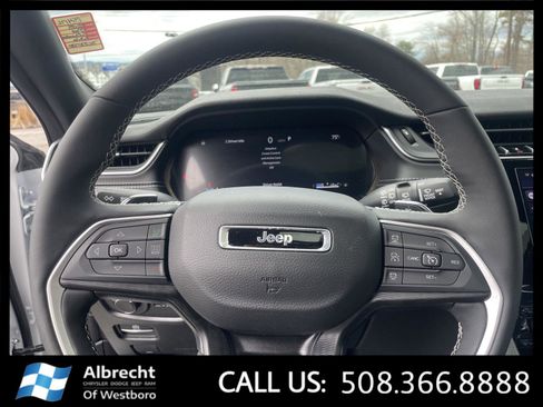 New 2025 Jeep Grand Cherokee Altitude image 26