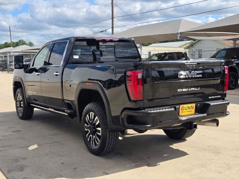 Used 2024 GMC Sierra 2500 Denali Ultimate AWD/4WD image 5