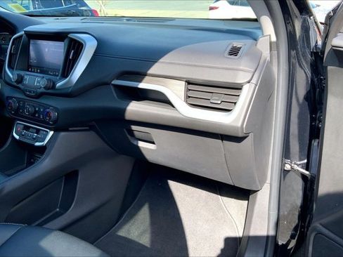 Used 2024 GMC Terrain SLT AWD/4WD image 16