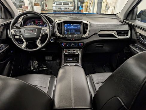 Used 2024 GMC Terrain SLT w/ Infotainment Package II image 10