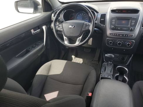 Used 2014 Kia Sorento LX FWD image 15