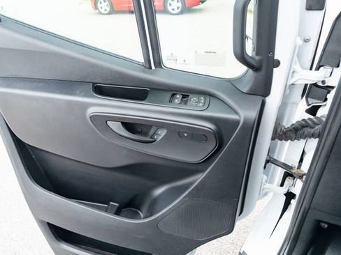 Used 2025 Mercedes-Benz Sprinter 2500 image 27