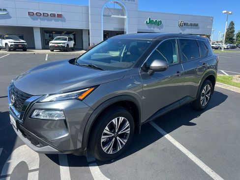 Used 2022 Nissan Rogue SV FWD image 6