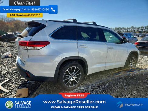 Used 2017 Toyota Highlander SE image 4