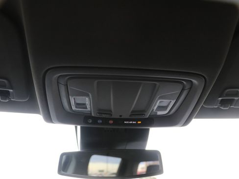 Used 2024 GMC Sierra 1500 SLT image 24