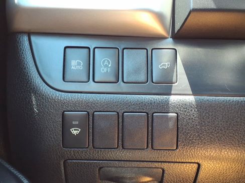 Used 2018 Toyota Highlander XLE FWD image 24