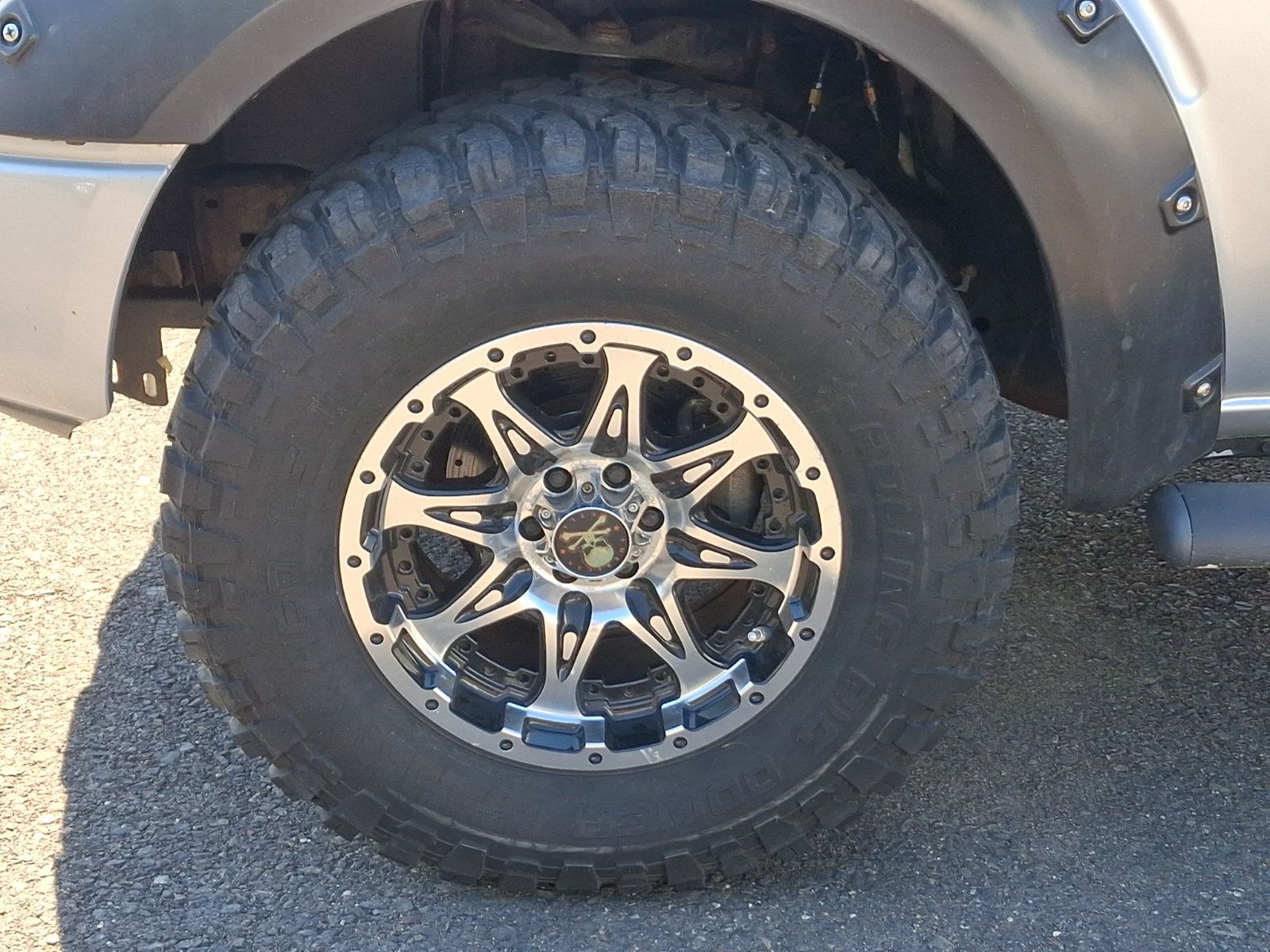 Used 2006 Nissan Frontier LE AWD/4WD image 9