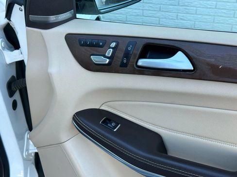 Used 2018 Mercedes-Benz GLS 550 4MATIC image 30