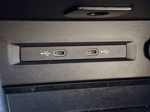 Used 2025 Volkswagen Taos SE w/ Panoramic Sunroof Package image 25