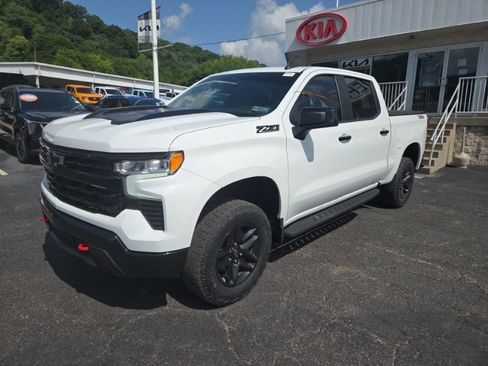 Used 2023 Chevrolet Silverado 1500 LT Trail Boss w/ Protection Package AWD/4WD image 3