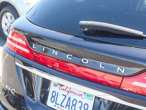 Used 2019 Lincoln MKC Reserve FWD image 9