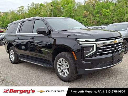 Certified 2025 Chevrolet Suburban LT AWD/4WD image 2