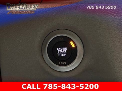 Used 2022 Chrysler Voyager LX image 12