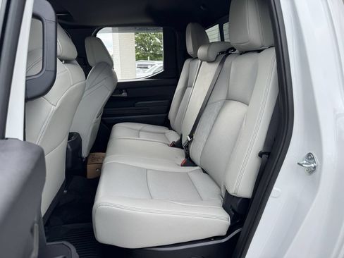 Used 2025 Toyota Tacoma Limited AWD/4WD image 12