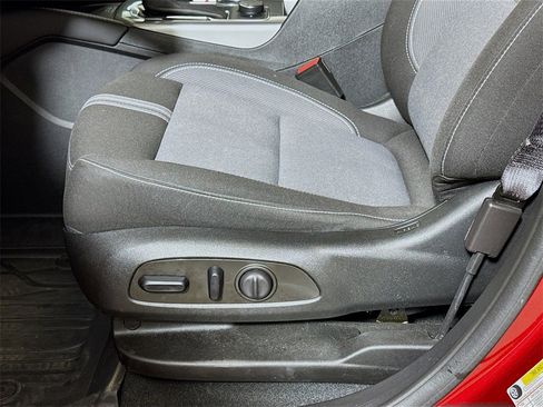 Used 2023 Chevrolet Blazer LT w/ Convenience Package image 16