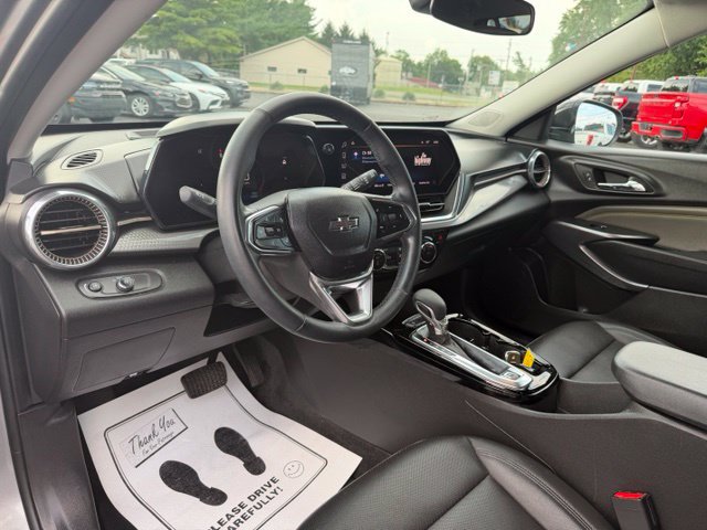 Used 2025 Chevrolet Trax ACTIV w/ Driver Confidence Package FWD image 20