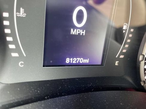 Used 2015 Jeep Renegade Latitude w/ Popular Equipment Group FWD image 13