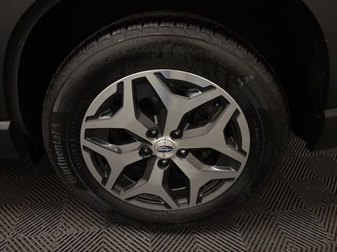 Used 2021 Subaru Forester Premium AWD/4WD image 23