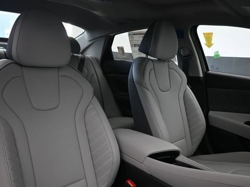 New 2026 Hyundai Elantra Limited image 11