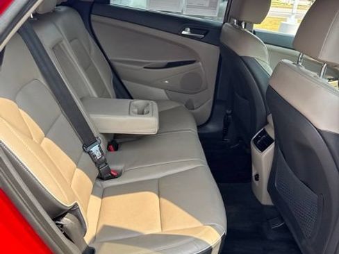 Used 2021 Hyundai Tucson Limited AWD/4WD image 16
