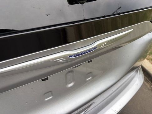 Used 2020 Chrysler Voyager Lxi image 48